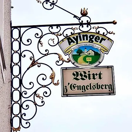 Wirt Z' Hotell *